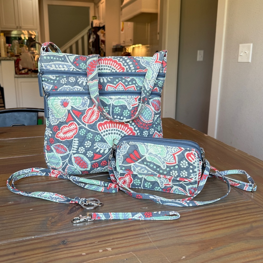 Vera Bradley Purse Triple Zip Hipster W/ Wallet Purse Nomadic Floral Crossbody
